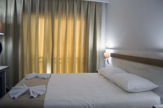 Kanyonvadi Hotel