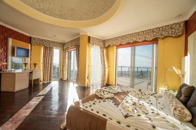 Maira Deluxe Resort Hotel