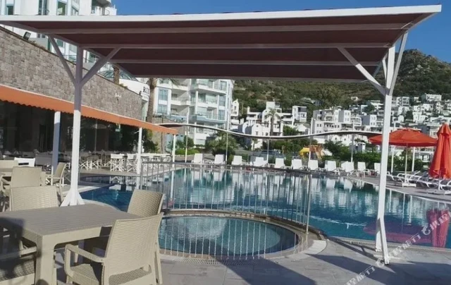 Maira Deluxe Resort Hotel