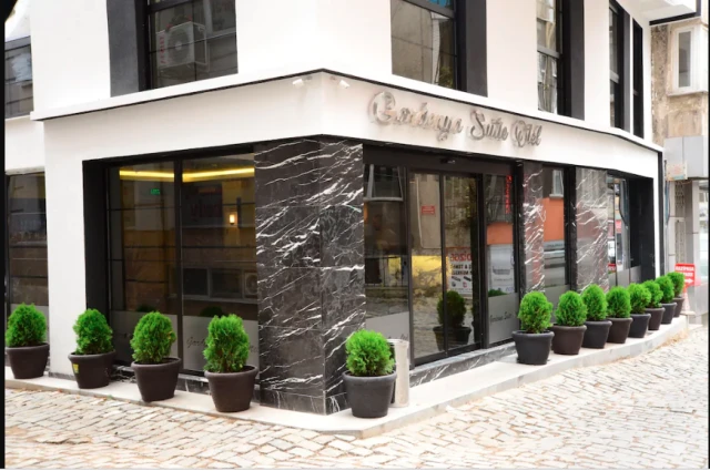 Gardenya Suit Hotel