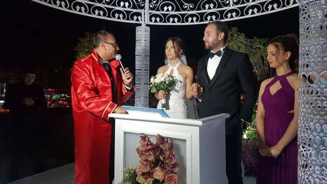 Tiyatral Nikah Sanatçısı