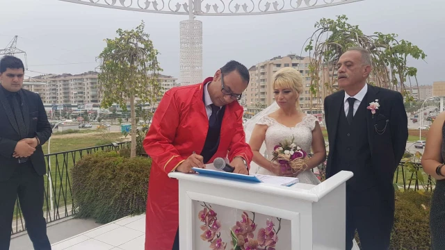 Tiyatral Nikah Sanatçısı