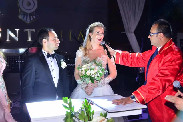 Tiyatral Nikah Sanatçısı