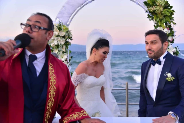 Tiyatral Nikah Sanatçısı