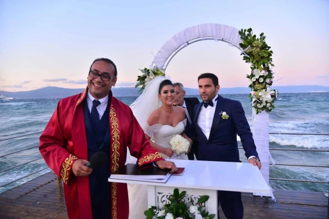 Tiyatral Nikah Sanatçısı