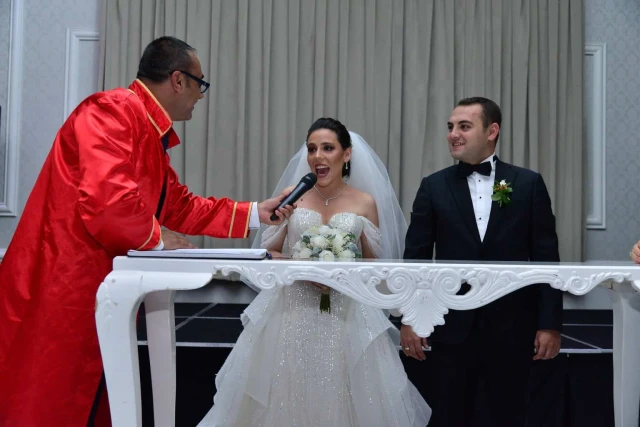 Tiyatral Nikah Sanatçısı