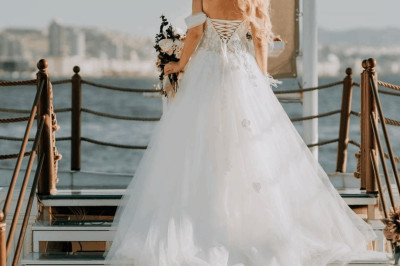 Melek Özyenilmez Moda Evi