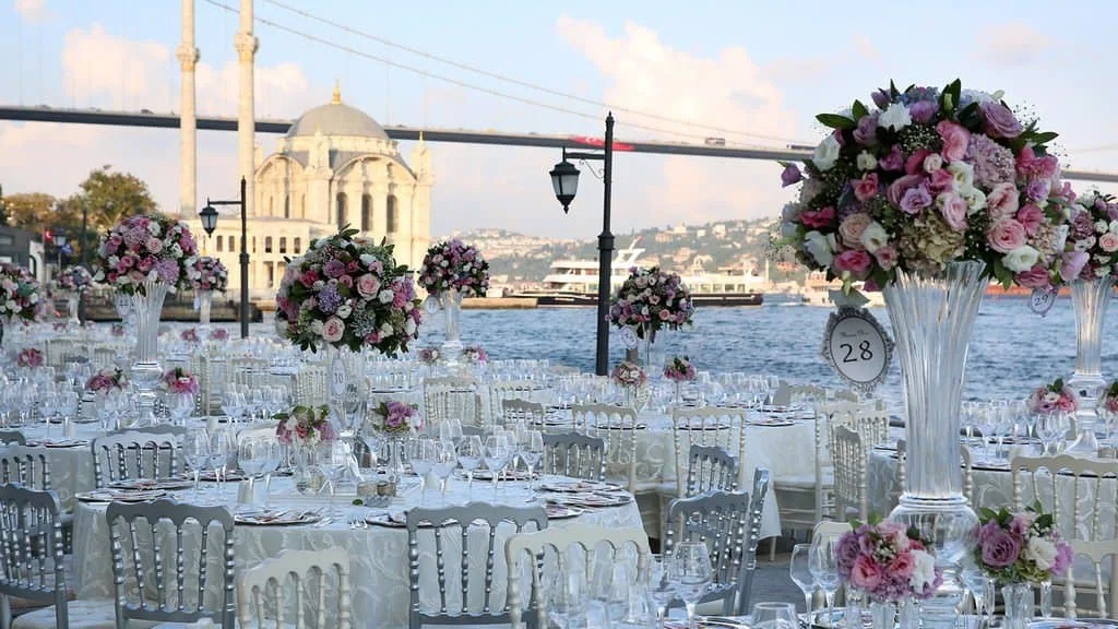 İstanbul'un En L&uuml;ks 20 D&uuml;ğ&uuml;n Mekanı ve Balo Salonu