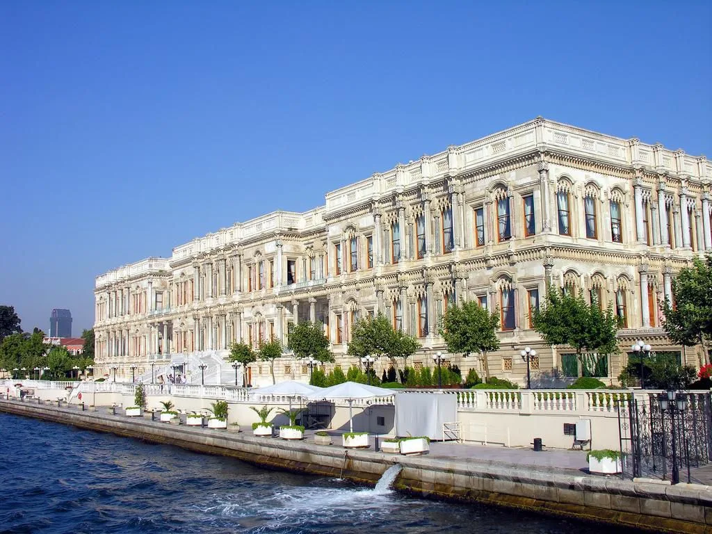 İstanbul'un En L&uuml;ks 20 D&uuml;ğ&uuml;n Mekanı ve Balo Salonu