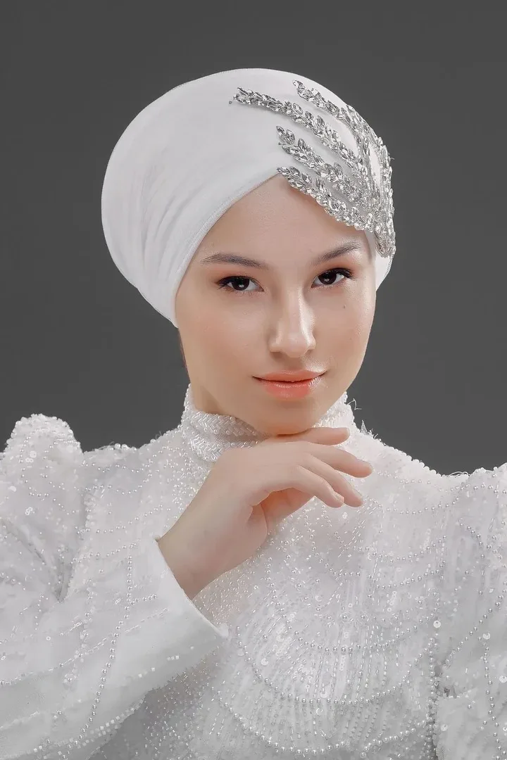 Tesett&uuml;r Gelin Tacı Modelleri | Tesett&uuml;r Gelin Sa&ccedil; Aksesuarları