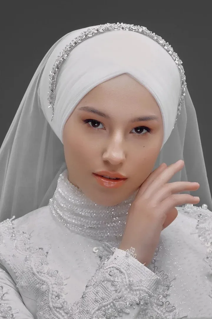 Tesett&uuml;r Gelin Tacı Modelleri | Tesett&uuml;r Gelin Sa&ccedil; Aksesuarları